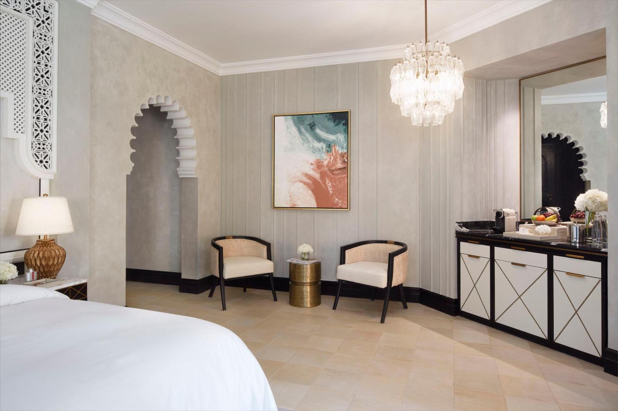 Jumeirah Dar Al Masyaf Dubaj Zewnętrze zdjęcie A guest room at The St. Regis